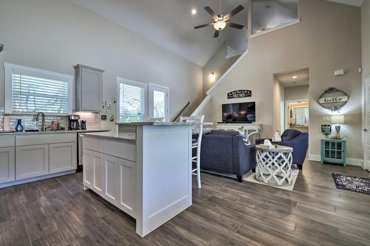 Convenient Cute Cottage Hot Tub Fire Pit Sleeps 6 Canyon Lake Esterno foto